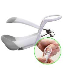 NAIL CLIPPERS WITH MAGNIFYER
