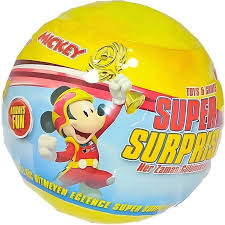 Mickey Mouse SUPER SURPRISE stand 36 Pes. Contains 4 surprise toys & games