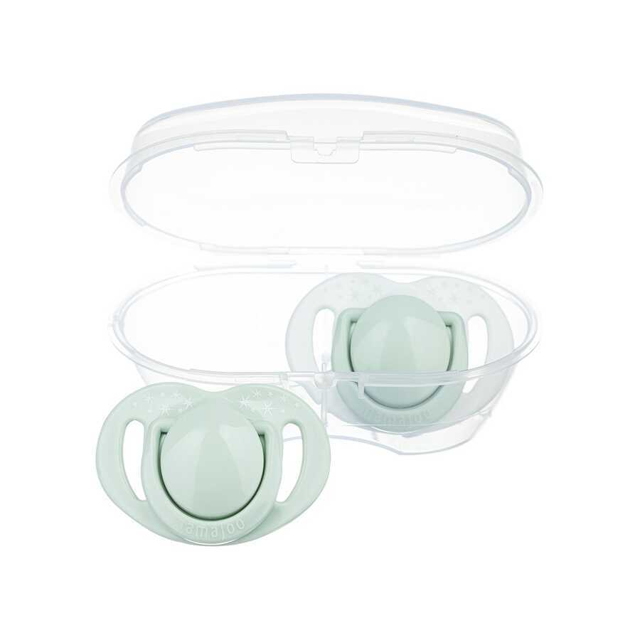 MAMAJOO TWIN ORTHODONTIC SILICONE SOOTHERS POWDER GREEN 12M+ WITH STERILIZATION & STORAGE BOX